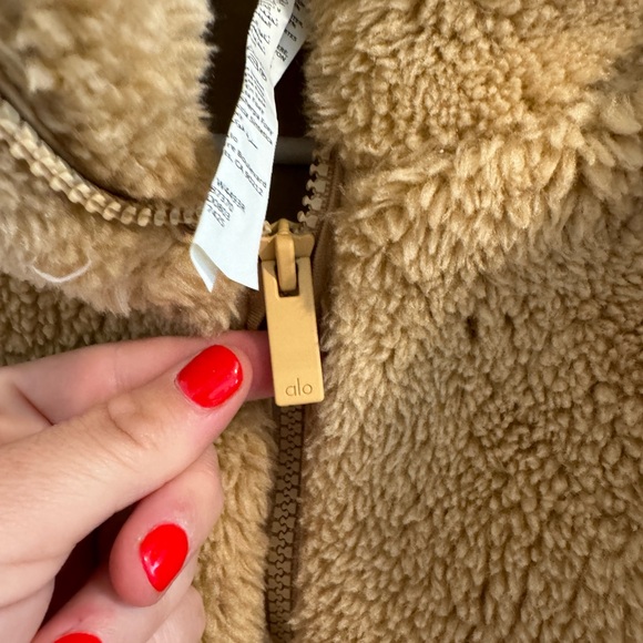 Alo Foxy Sherpa Jacket Size Large - Tan - Picture 6 of 9